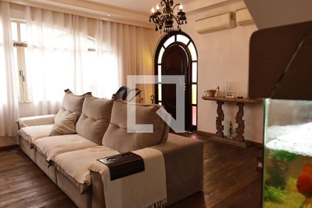 Casa para alugar com 400m², 4 quartos e 6 vagassala