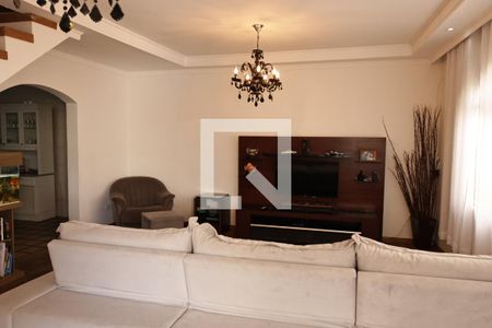 Casa para alugar com 400m², 4 quartos e 6 vagassala