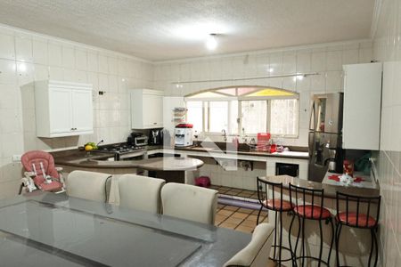 Casa para alugar com 400m², 4 quartos e 6 vagascozinha