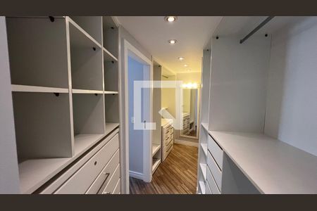 Apartamento para alugar com 180m², 3 quartos e 2 vagas Apartamento para alugar com 180m², 3 quartos e 2 vagasCloset da suíte