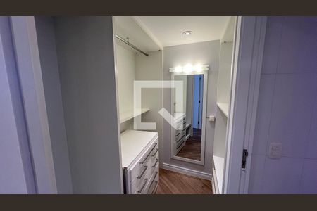 Apartamento para alugar com 180m², 3 quartos e 2 vagas Apartamento para alugar com 180m², 3 quartos e 2 vagasCloset da suíte