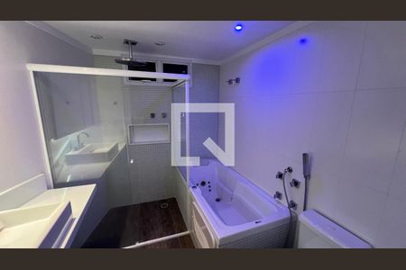 Apartamento para alugar com 180m², 3 quartos e 2 vagas Apartamento para alugar com 180m², 3 quartos e 2 vagasBanheiro da Suíte