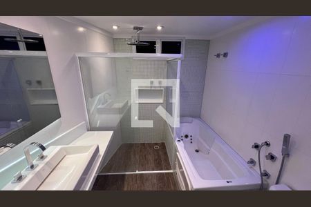 Apartamento para alugar com 180m², 3 quartos e 2 vagas Apartamento para alugar com 180m², 3 quartos e 2 vagasBanheiro da Suíte