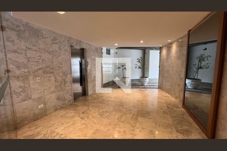 Apartamento para alugar com 180m², 3 quartos e 2 vagas Apartamento para alugar com 180m², 3 quartos e 2 vagasHall de entrada