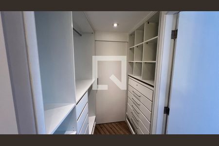 Apartamento para alugar com 180m², 3 quartos e 2 vagas Apartamento para alugar com 180m², 3 quartos e 2 vagasCloset da suíte