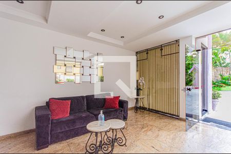 Apartamento à venda com 120m², 3 quartos e 2 vagas Apartamento à venda com 120m², 3 quartos e 2 vagasHall social