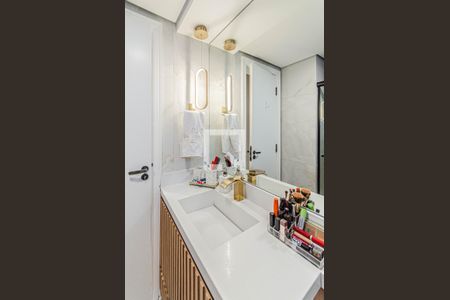 Apartamento à venda com 120m², 3 quartos e 2 vagas Apartamento à venda com 120m², 3 quartos e 2 vagasBanheiro da Suíte