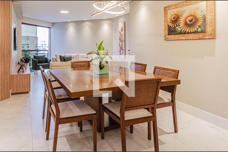 Apartamento à venda com 120m², 3 quartos e 2 vagas Apartamento à venda com 120m², 3 quartos e 2 vagasSala