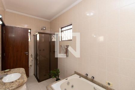 Casa à venda com 259m², 3 quartos e 2 vagasBanheiro da Suíte