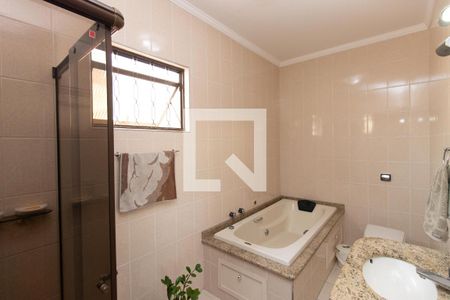 Casa à venda com 259m², 3 quartos e 2 vagasBanheiro da Suíte