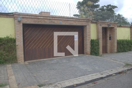 Casa para alugar com 350m², 4 quartos e 5 vagasFachada