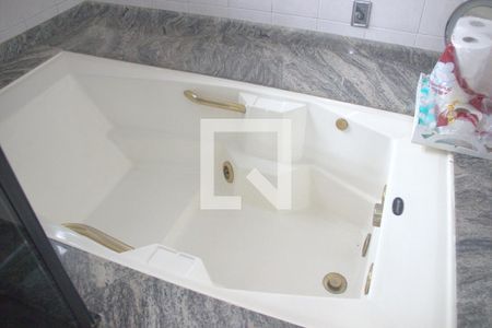 Casa para alugar com 350m², 4 quartos e 5 vagasBanheiro da Suíte 2