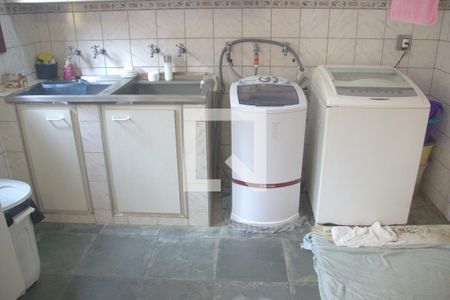 Casa para alugar com 350m², 4 quartos e 5 vagasArea de serviço