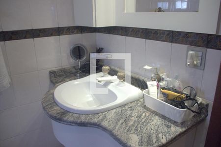 Casa para alugar com 350m², 4 quartos e 5 vagasBanheiro da Suíte 1