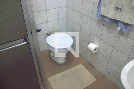 Casa para alugar com 350m², 4 quartos e 5 vagasBanheiro de serviço