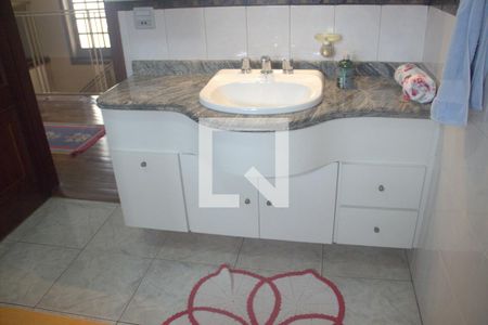 Casa para alugar com 350m², 4 quartos e 5 vagasBanheiro Social