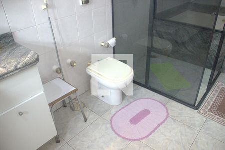 Casa para alugar com 350m², 4 quartos e 5 vagasBanheiro da Suíte 2