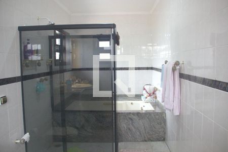 Casa para alugar com 350m², 4 quartos e 5 vagasBanheiro da Suíte 2