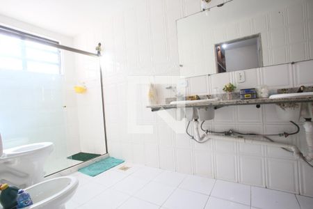 Casa à venda com 400m², 5 quartos e 4 vagasBanheiro da Suíte 2