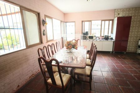 Casa à venda com 400m², 5 quartos e 4 vagasCozinha