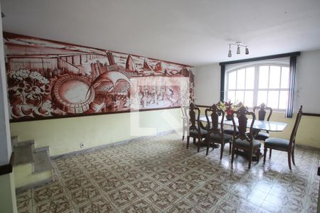 Sala de casa à venda com 5 quartos, 400m² em Pechincha, Rio de Janeiro