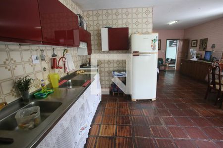 Casa à venda com 400m², 5 quartos e 4 vagasCozinha