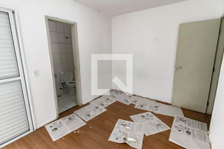 Suíte de casa para alugar com 3 quartos, 250m² em Jardim Oliveiras, Taboão da Serra