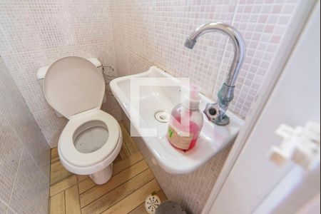 Casa para alugar com 150m², 3 quartos e 5 vagasLavabo da área Gourmet