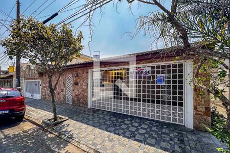 Casa para alugar com 150m², 3 quartos e 5 vagasFachada