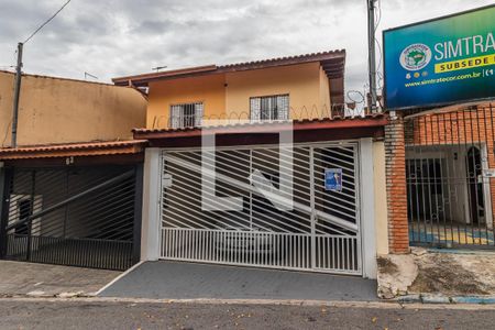 Casa para alugar com 120m², 3 quartos e 2 vagasFachada