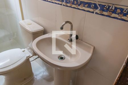 Casa para alugar com 120m², 3 quartos e 2 vagasBanheiro Social
