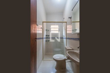 Casa para alugar com 120m², 3 quartos e 2 vagasBanheiro Social