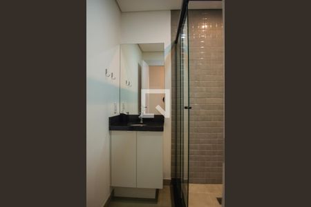 Banheiro de kitnet/studio à venda com 1 quarto, 28m² em Centro Histórico, Porto Alegre