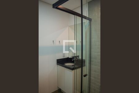 Banheiro de kitnet/studio à venda com 1 quarto, 28m² em Centro Histórico, Porto Alegre