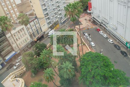 Vista do quarto e sala de kitnet/studio à venda com 1 quarto, 28m² em Centro Histórico, Porto Alegre