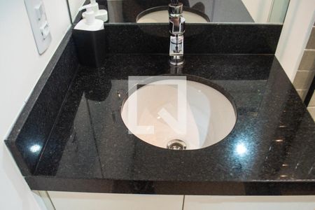 Banheiro - pia de kitnet/studio à venda com 1 quarto, 28m² em Centro Histórico, Porto Alegre