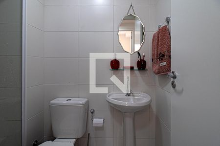 banheiro social_1 de apartamento à venda com 2 quartos, 34m² em Parque Fongaro, São Paulo