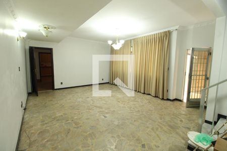 Sala 1 de casa à venda com 4 quartos, 494m² em Irajá, Rio de Janeiro