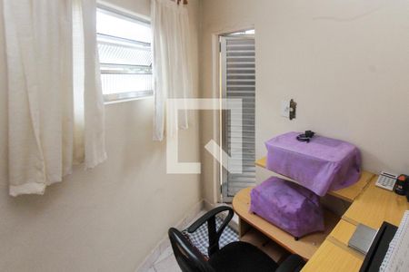 Casa à venda com 146m², 2 quartos e 2 vagasEscritório