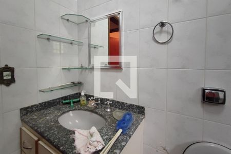 Casa para alugar com 126m², 3 quartos e 2 vagasBanheiro Social