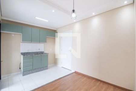 Sala de apartamento para alugar com 2 quartos, 42m² em Km 18, Osasco