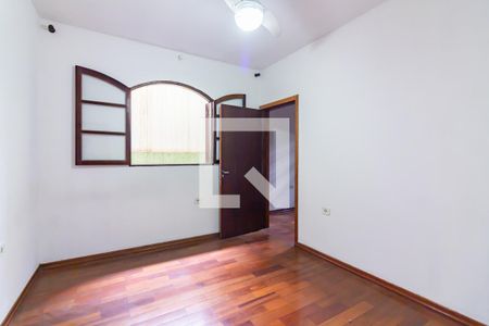 Suíte 1 de casa para alugar com 4 quartos, 380m² em km 18, Osasco