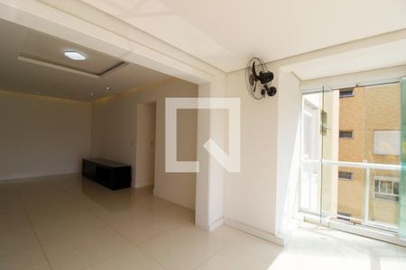 Sala de apartamento para alugar com 3 quartos, 99m² em Chácara Pavoeiro, Cotia