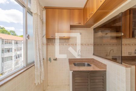 Apartamento à venda com 69m², 3 quartos e 1 vagaÁrea de Serviço