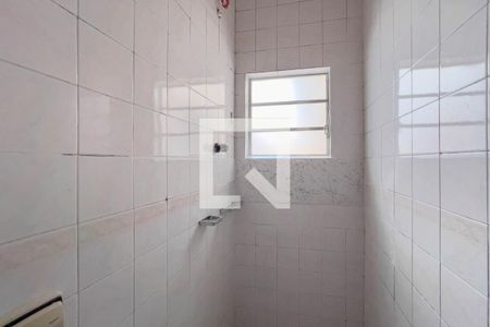 Banheiro de casa para alugar com 1 quarto, 80m² em Vila Firmiano Pinto, São Paulo