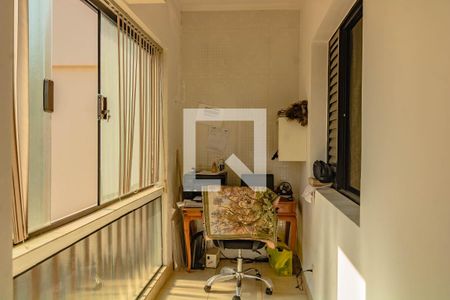 Casa à venda com 270m², 4 quartos e 4 vagasCorredor 