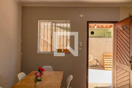 Casa à venda com 270m², 4 quartos e 4 vagasSala