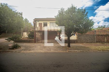 Casa à venda com 275m², 3 quartos e 2 vagasFachada