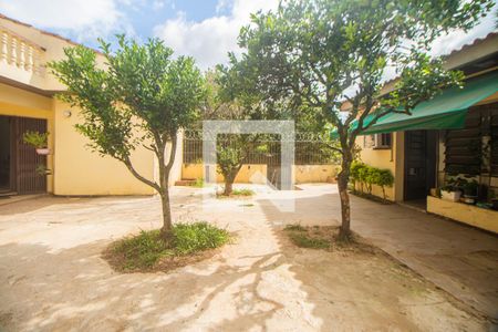 Casa à venda com 275m², 3 quartos e 2 vagasPátio