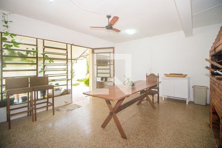 Casa à venda com 275m², 3 quartos e 2 vagasÁrea de Serviço - Churrasqueira